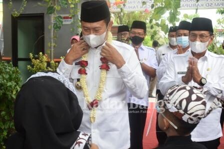 Bupati Lamongan Yuhronur Efendi didampingi Wakil Bupati Abdul Rouf membuka acara Sab’ah Lomba Virtual [IST]