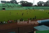 Kondisi Stadion Gajayana Kebanggaan Warga Kota Malang, yang sudah kurang perhatian dari Pemkot Malang, banyak tempat tribun - tribun penonton yang sudah kusam dan kotor, bahkan kondisi diluar stadion pun juga kurang bersih [Win]