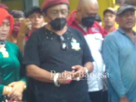 Ki Wahyu, Pemilik Padrpokan Eyang Panji, bersama Ormas Lira dan Ormas lainya tetap fokus pada paska bebcana Gempa bumi yang melanda Kabupaten Malang. [ist]