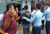 Saat kepala Rutan kelas llB Bangil melakukan pemeriksaan terhadap Nara pidana [Andik/RadarBangsa.co.id]