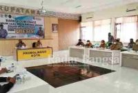 Persiapan pemberlakuan tilang elektronik atau Electronic Traffic Law Enforcement (ETLE) di sejumlah titik di Kota Probolinggo kemarin Polres Probolinggo Kota menggelar rapat koordinasi bersama Dinas Perhubungan (Dishub) Kota Probolinggo Selasa (06/04).(foto humas Polres)