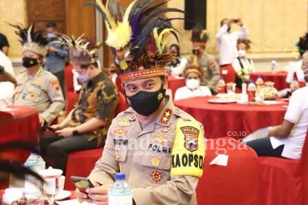 Kapolda Jateng Irjen Pol Ahmad Luthfi, saat Melaunching anak dan orang tua asuh asal Papua di Jawa tengah [hms]