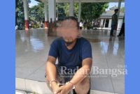 Pelaku Pembacokan terhadap Karyawan toko Indomaret Jl.Raya Tamrin Kecamatan Lawang Kabupaten Malang. Sedang diamankan pihak Polsek Lawang di Kantor Kecamatan [IST]