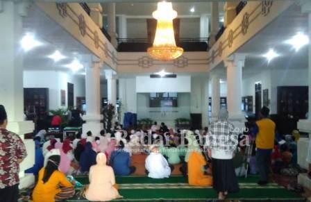 DPRD dan REI kota Malang memberikan santunan pada anak Yatim Piatu, jelang Idul Fitri 1442.H. 2021 [ist]