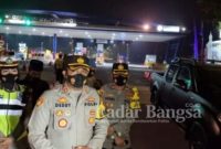 Kapolresta Mojokerto. AKBP. Deddy Supriadi,  SIK saat memimpin Penyekatan di Exit Tol [IST]