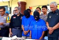 Arist Merdeka Sirait berdialog dengan salah satu Tahanan Kasus kejahatan seksual terhadap anak [ist]