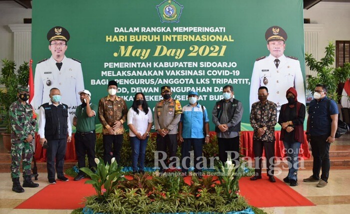 Kapolresta Sidoarjo Kombespol Sumarji, SH saat  hadiri Acara May Day di Pendopo Kabupaten.