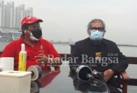Arist Merdeka Dirait Ketua Komnas Perlindungan Anak bersamsa Pengacara Kondang Dr. Hotman Patris Hutapea saat memberikan keterangan pers di Jakarta [IST]