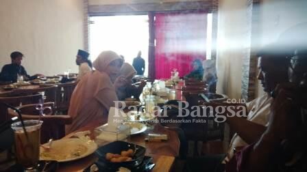 Kegiatan halal bihalal (open house) di Caffee Pinky Lamongan pada Jum'at 21 Mei 2021 dengan menghadirkan TKSK masing - masing kecamatan di kabupaten Lamongan [ist]