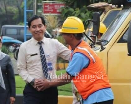 Dirut Perusahaan Umum Daerah ( Perumda) Tugu Tirta Kota Malang M.Nor Muhlas M.S.pd. M.Si. bersama tim tehnis [IST]