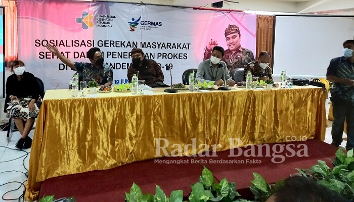 Kegiatan sosialisasi penerapan protokol kesehatan dalam masa pandemi Covid-19