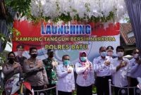 Wakil Walikota Batu, Kapolres Batu. Ketua BNN Batu, Camat Junrejo, Kades Pendem Mahasiswa turut menyaksikan Launching Kampung Tangguh Bersinar. Bersih Narkoba