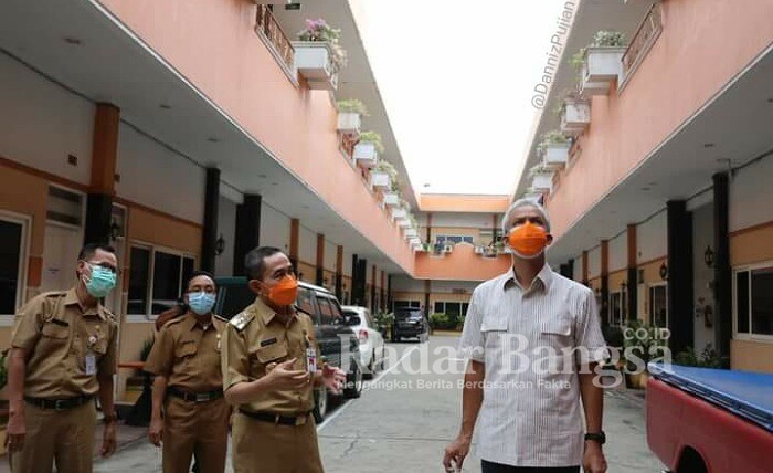 Gubernur Jawa Tengah, Ganjar Pranowo melakukan sidak penanganan Covid-19 di Pati