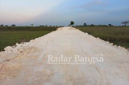 Pembangunan Jalan Pertamina di Kecamatan Sarirejo Lamongan Jatim [Har/RadarBangsa]