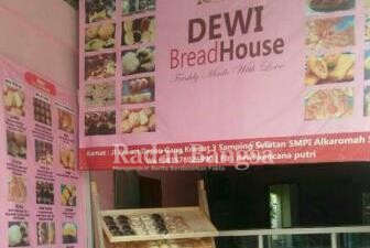 Dewi Bread House, Ruko sebelah selatan SDI Alkaromah jalan Jamaludin Kelurahan Karang Dalam Sampang