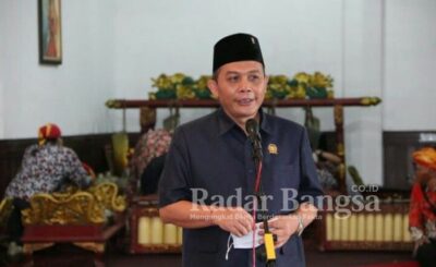 Ketua DPRD Kota Malang, I.Made Riandiana Kartika,Mengijinkan bagi pasien Covid-19 yang belum mendapat ruang di rumah sakit, dampak penuhnya ruang inap semua Rumah sakit di Malang Raya