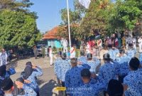 Camat Kecamatan Cidaun Kabupaten Cianjur Provinsi Jawa Barat Herlan Iskandar. S.IP bertindak sebagai Inspektur Upacara memperingati HUT RI ke-76 tahun 2021