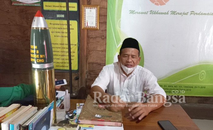 Direktur Yayasan Lingkar Perdamaian (YLP) ustad Ali Fauzi Manzi usai acara kegiatan vaksinasi yang digelar oleh Badan Nasional Penaggulangan Teroris di Desa Tenggulun Kecamatan Solokuro Kabupaten Lamongan. Senin, (23/08/2021)