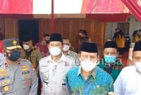 Kepala Badan Nasional Penanggulangan Terorisme (BNPT) Komjen Pol. Dr. Boy Rafli Amar, M.H., dan rombongan menggelar kegiatan Vaksinasi Covid-19 dan bansos dengan mitra deradikalisasi terorisme di tempat Yayasan Lingkar Perdamian (YLP) Desa Tenggulun, Kecamatan Solokuro, Kabupaten Lamongan, Jawa Timur. Senin (23/08/2021)