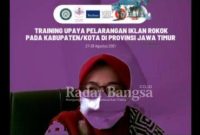  Ketua TCSC IAKMI Jatim, Santi Martini yang juga Dekan FKM Unair