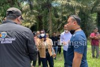 Disna Riantina dan Erik Sepria (Pengacara Publik Keadilan Agraria - Setara Institute) bersama tim Satgas Mafia Tanah Bareskrim Polri melakukan penyidikan  dan pengumpulan data terhadap lahan masyarakat yang dikuasai korporasi/perusahaan secara melawan hukum di Riau.