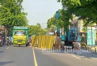 Pembangunan Jembatan Latek yang masi proses pengerjaan, di Kecamatan Bangil, Kabupaten Pasuruan