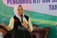 Bupati Bojonegoro Dr Hj Anna Mu’awanah, berdialog langsung dengan para Kepala Desa, Ketua RT dan RW se- Kecamatan Gondang Kabupaten Bojonegoro Jawa Timur