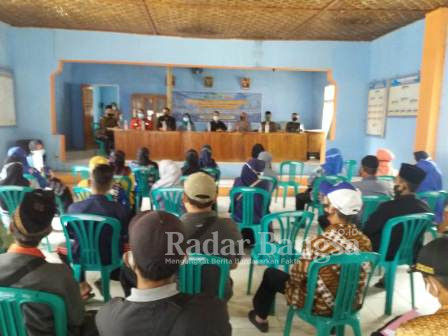 Tim Satgas Covid-19 Cidaun sedang melakukan pembinaan, sosialisasi, silaturrahmi, dan Harmonisasi di desa Cimaragang Kecamatan Cidaun Cianjur.