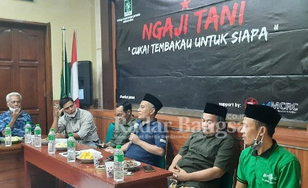 Giat ngaji tani bareng LPPNU, Dinas Pertanian, DPRD Lamongan, Direktur Pascasarjana Unisla, APTI dan Bapeda bahas DBHCHT tahun 2021 di Lamongan berpihak kemana, Sabtu (11/09) kemarin