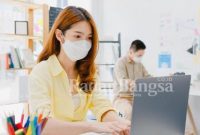 Ilustrasi gambar Ngantor