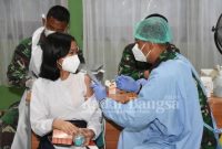 Giat vaksinasi dosis ke II untuk pelajar SMP dan SMA Kartika IV Surabaya