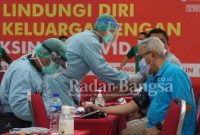 Suasana vaksinasi dosis kedua di Aula Ponpes Sabilurrosyidin Annur, Gayungan, Surabaya, (Kantor DPW LDII Jawa Timur)