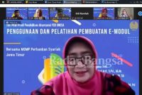 Tangkapan layar giat Tim PKM FEB Unesa melatih guru MGMP Jatim dalam pembuatan dan penggunan E-Modul Perbankan Syariah