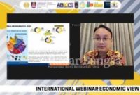  Tangkapan layar International Webinar: Economic View “Economy Development with Digital Marketing during Covid-19”