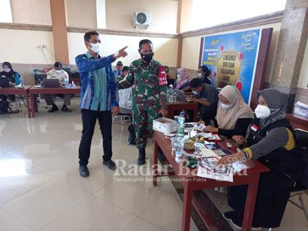 Pelaksanaan serbuan vaksin bersama tim nakes dari UPTD Puskesmas kecamatan Turi Poskes TNI Kodim 0812, Dokpol Polres Lamongan, tim Relawan Desa, SDGs, SPMAA, dan Akper Lamongan