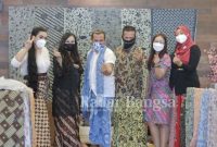  Pameran batik di Quest Hotel Darmo Surabaya di Hari Batik Nasional
