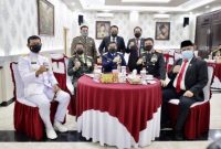 Kapolda Jatim bersama Pejabat Utama (PJU) Polda Jatim mengunjungi Mako TNI dalam rangka HUT TNI ke-76