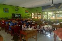 Giat Prodi S2 Pendidikan Geografi Pascasarjana Unesa di SMAN 3 Nganjuk