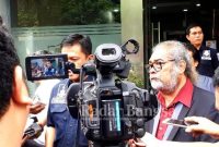 Arist Merdeka Sirait Ketua Umum Komnas Perlindungan Anak memberikan keterangan pers.