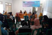 Kepala UPTD P5A Wilayah Cidaun Dadang. S.Sos di dampingi sejumlah pemateri sosialisasikan pencegahan STUNTING di Cidaun