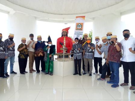  Rangkaian kegiatan Pimpinan Pusat Padepokan Kosgoro 57 dalam memperingati hari ultahnya ke-64 dan Hari Pahlawan Nasional