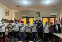 Diakhiri  pertemuan dengan berpose bersama