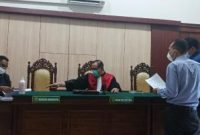 Suasana sidang kasus Vera Widjaya dengan mantan pengacaranya, Albert Riyadi Suwono di PN Surabaya