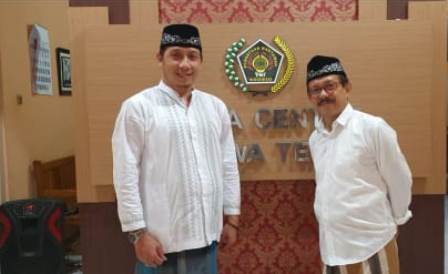 Ketua PWI Jateng Amir Machmud NS bersama Sekretaris PWI Jateng Setiawan Hendra Kelana, di Gedung PWI Jawa Tengah, Jalan Tri Lomba Juang Semarang.
