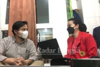  Mahasiswa KKN Untag Surabaya, Winel Nayuma Aga C. melatih UMKM ATB Telur Puyuh Asin Bakar dengan pemanfaatan medsos