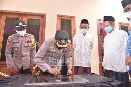  Mapolsek Karanggeneng diresmikan Kapolres Lamongan AKBP Miko Indrayana (Dok Foto: Istimewa/RadarBangsa.co.id)