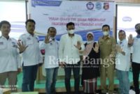 Ketua Korda TRRC Lamongan dan anggota bersama Ibu Bupati, Kanit PPA Polres Lamongan serta para Mahasiswa (Dok Foto: Istimewa /RadarBangsa.co.id)