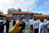 Lembaga Pemasyarakatan Lamongan menggelar upacara peringatan Hari Bela Negara ke – 73 Tahun 2021. Senin (20/12) di halaman Lapas Kelas IIB Lamongan Jawa Timur. (Dok Foto: Istimewa/RadarBangsa.co.id)