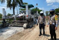 Kasat Lantas Polres Lamongan AKP Aristianto Budi Sutrisno, S.H., S.I.K., M.H., didampingi KBO Satlantas Iptu Asik Samsul Hadi bersama dengan anggota (Dok Foto: Istimewa/RadarBangsa.co.id)
