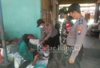 Patroli Komsos Babinsa dan Babinkamtibmas di Lamongan Jelang Tahun Baru
